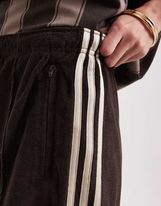 adidas Originals shorts de rizo marrones, 5 de 5