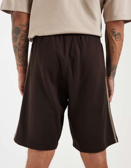 adidas Originals – Shorts in Aurora Coffee mit den 3 Streifen, 5 von 5