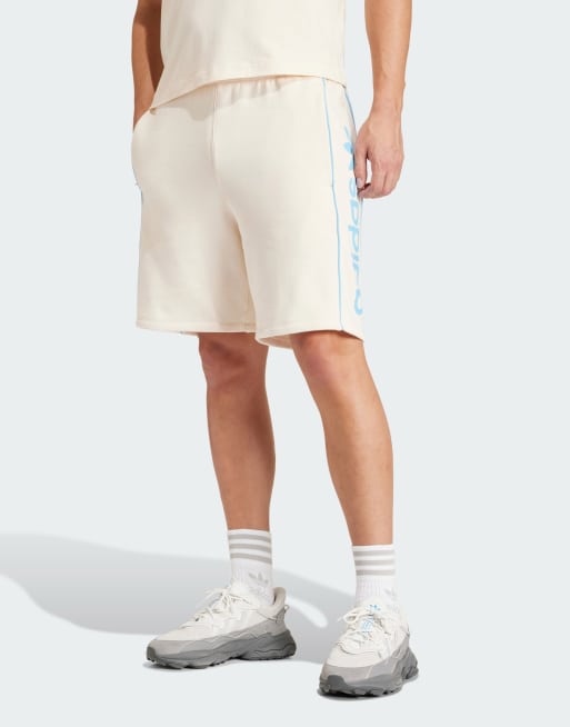 adidas Originals – Shorts in Beige