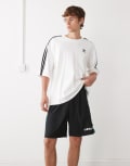 [adidas Originals] adidas Originals shorts in black and green L black
