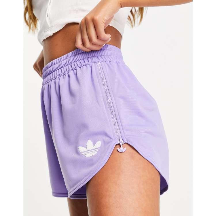 adidas Originals Shorts in Lila ASOS