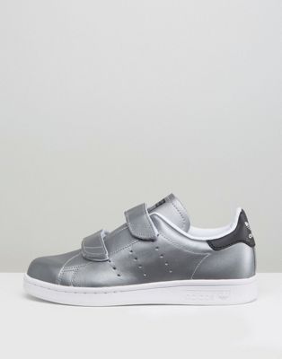 white and silver stan smith