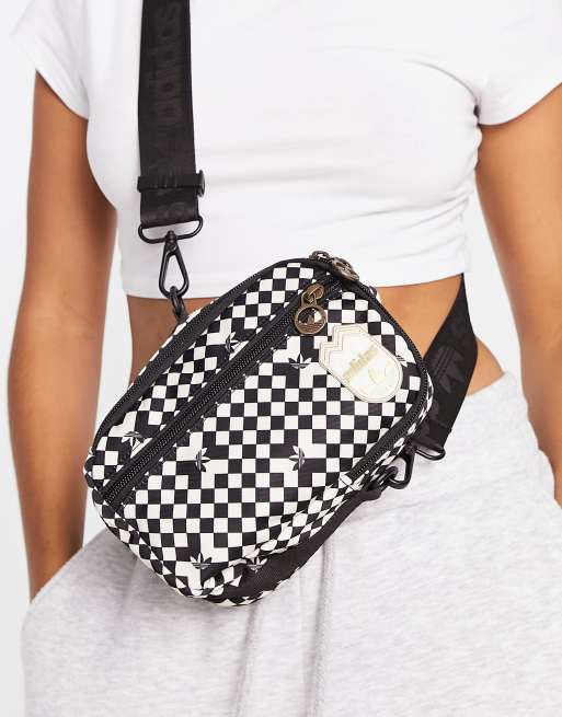 adidas Originals - 'ski chic' - Heuptasje in zwarte print
