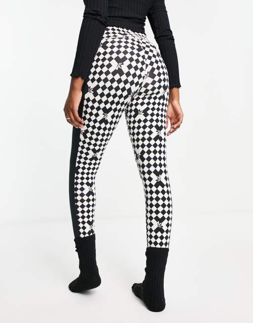 https://images.asos-media.com/products/adidas-originals-ski-chic-printed-stirrup-leggings-in-black-and-cream/203774211-2?$n_640w$&wid=513&fit=constrain