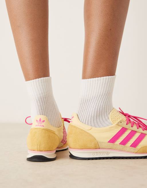 adidas gazelle silver green womens Got To Go Sneaker