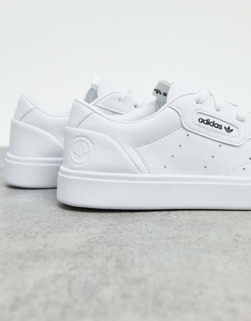 Adidas originals sleek outlet sneakers in white