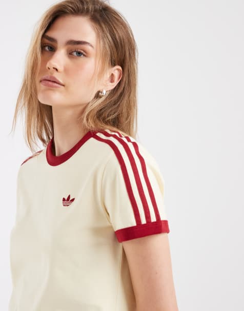adidas Originals Slim-Fit-T-Shirt mit drei Streifen in Creme und Rot - view 1
