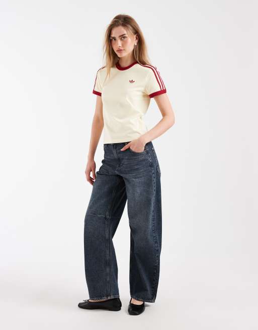 adidas Originals Slim-Fit-T-Shirt mit drei Streifen in Creme und Rot, 4 von 4