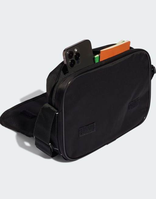 adidas Originals Small messenger bag in black, 3 of 4