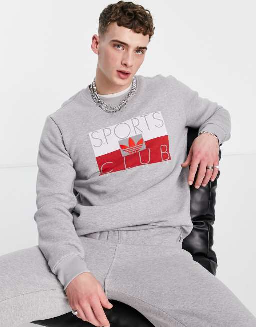 adidas Originals – Sports Club – Sweatshirt in Heidegrau mit Print auf der Vorderseite