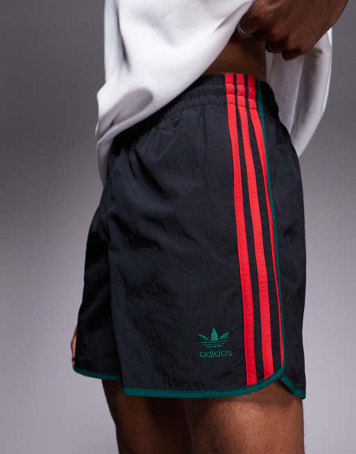 adidas Originals Sprinter Pantaloncini neri e rossi ASOS