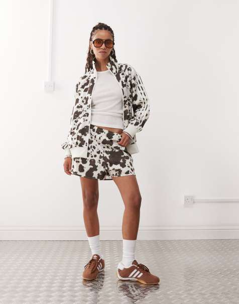 adidas Originals – Sprinter-Shorts aus Satin mit Kuhfleckenmuster - view 1