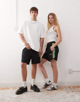 [adidas Originals] adidas Originals Sprinter shorts in black and yellow L BLACK