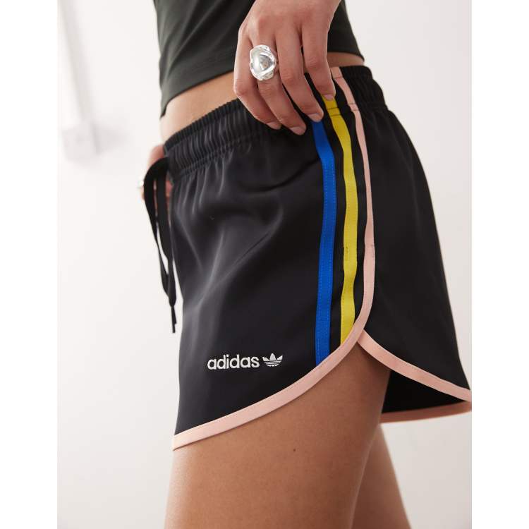 【Adidas コリア】 Essentials Wide Rib Sprinter Shorts adidas Essentials Wide Rib Sprinter Shorts - Brown | adidas