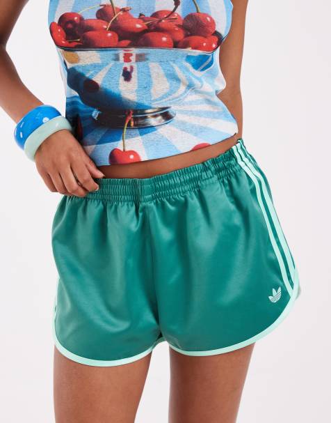 adidas Originals – Sprinter-Shorts in Grün und Minzgrün mit drei Streifen - view 1