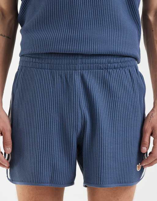 adidas Originals – Sprinter-Shorts in Marineblau mit Waffelstruktur, 2 von 5