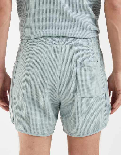 adidas Originals – Sprinter-Shorts in Salbeigrün mit Waffelstruktur, 5 von 5