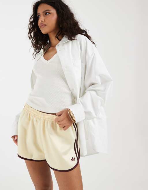 adidas Originals Sprinter-Shorts mit drei Streifen in Creme und Maroon, 2 von 5
