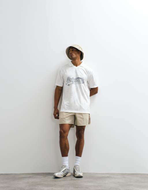 adidas Originals – Sprintershorts in hellem Khaki mit den drei Streifen, 3 von 9