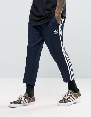 sst relaxed cropped track pants