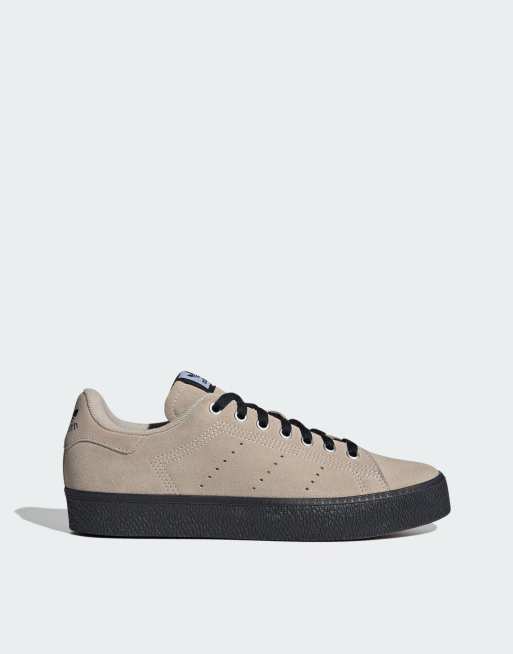 Adidas shoes hotsell lace sides