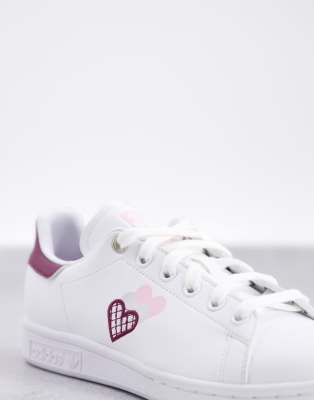 stan smith blanche avec coeur