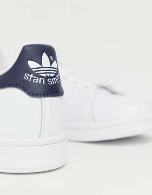 stan smith blanc et bleu marine