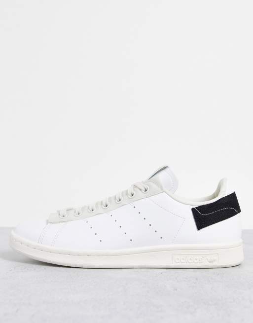 adidas Originals – Stan Smith – Białe buty sportowe z czarnym zapiętkiem