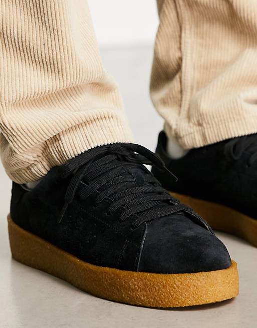 Círculo de rodamiento vestirse tugurio adidas Originals Stan Smith Crepe sneakers in black with gum sole | ASOS