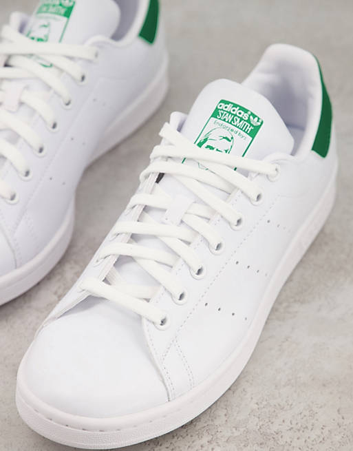 Gracias Trastorno Adaptar adidas Originals Stan Smith leather sneakers in white with green tab | ASOS
