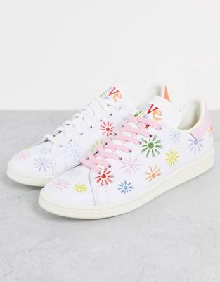 adidas Originals stan smith pride trainers in white