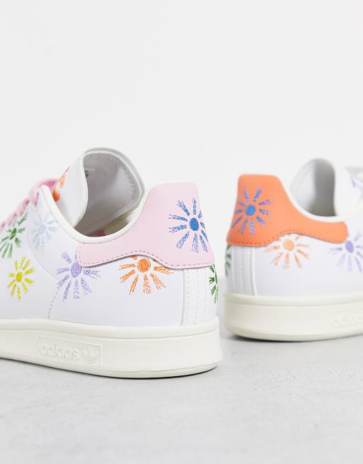 adidas Originals stan smith pride trainers in white, 2 of 4