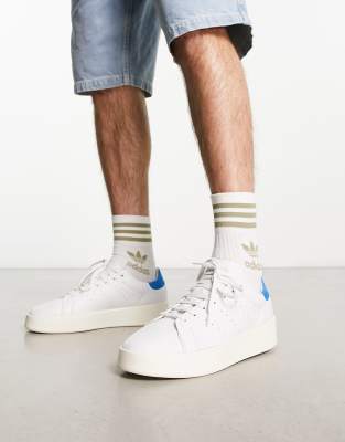 adidas Originals adidas Originals Stan Smith Relasted trainers in white and blue