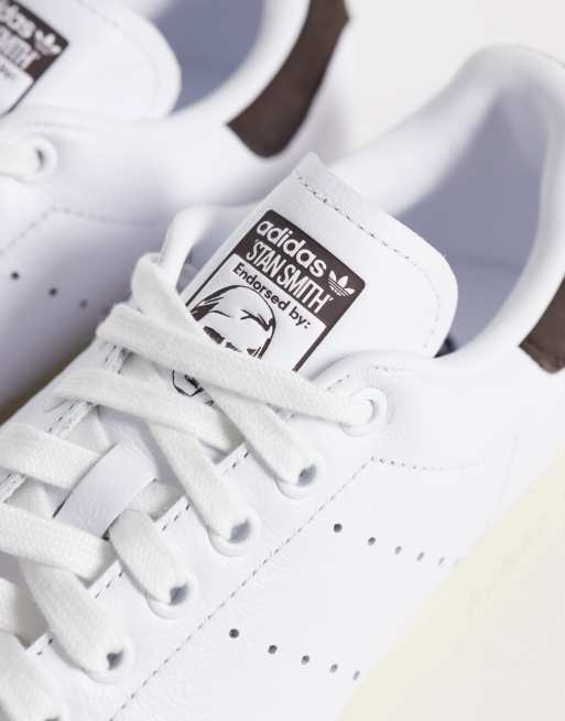 adidas Originals Stan Smith Sneaker in Weiß und Braun mit Kroko-Optik, 3 von 5