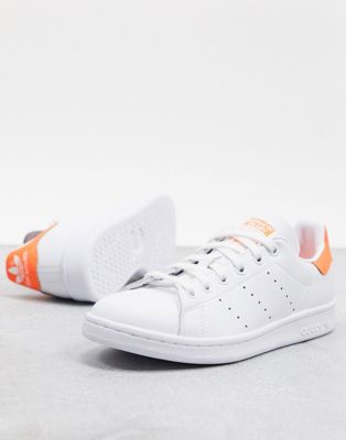 adidas Originals - Stan Smith - Sneakers bianche e arancioni | ASOS
