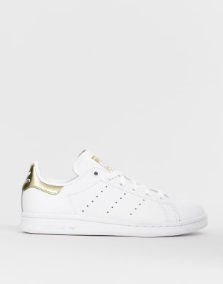 stan smith con scritta oro