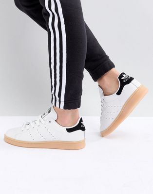 adidas Originals - Stan Smith - Sneakers bianco sporco con suola in gomma |  ASOS