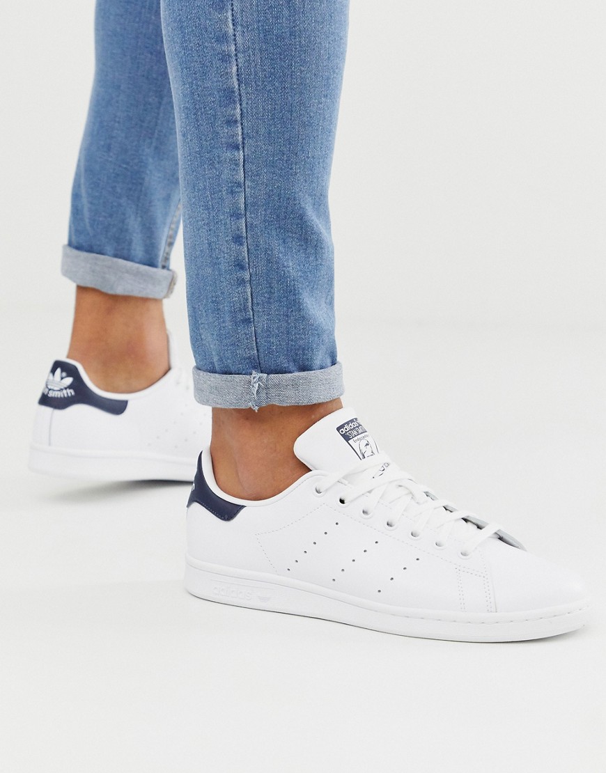 Adidas Originals - Stan Smith - Sneakers di pelle bianche e blu navy-Bianco