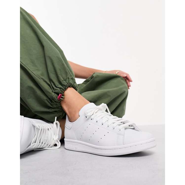 Stan smith 2025 ladies white