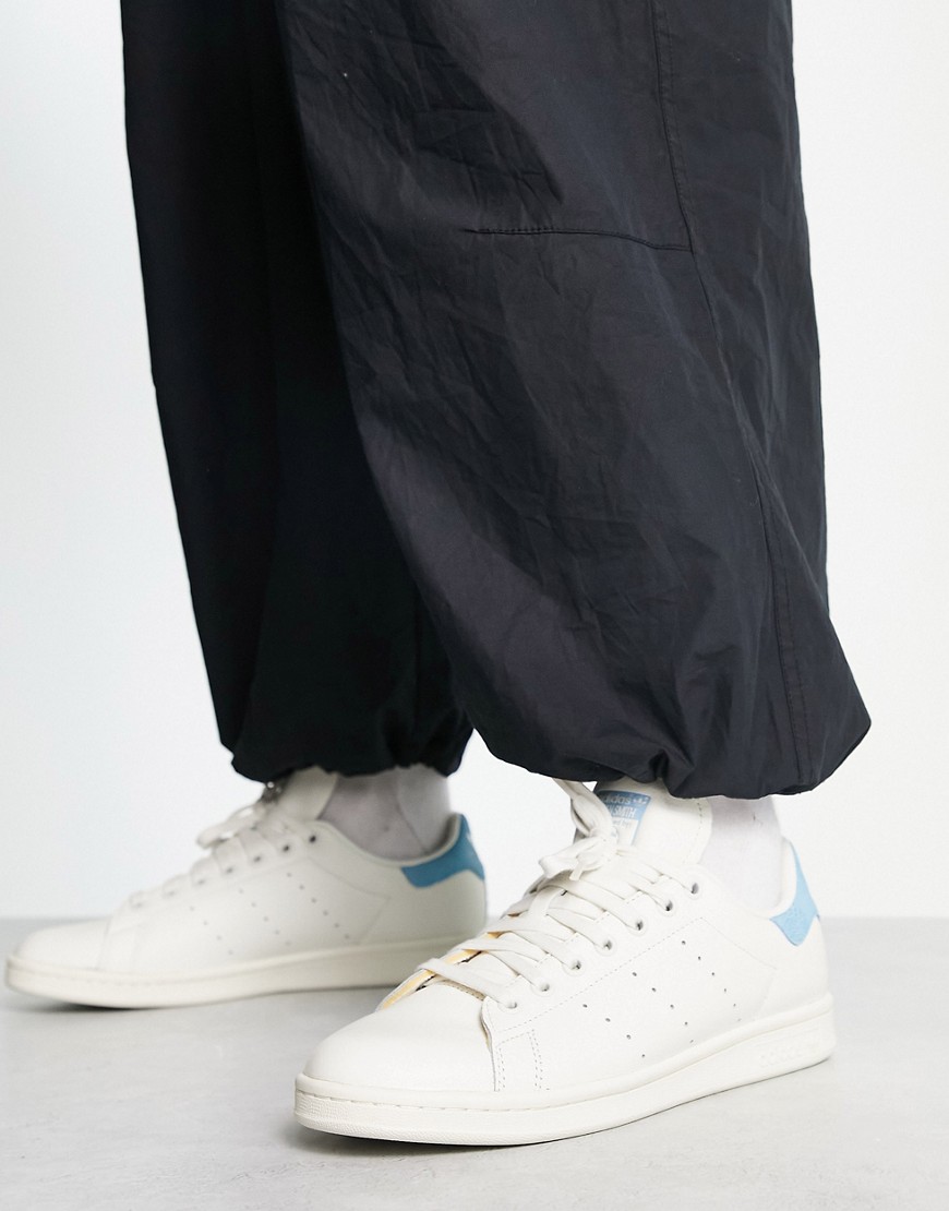 Stan Smith sneakers in white and light blue