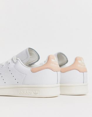 adidas Originals Stan Smith sneakers in white and pink | ASOS