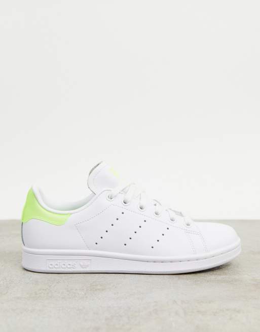 Adidas originals stan smith on sale sneakers in white and yellow