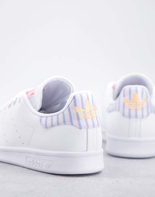 adidas Originals Smith sneakers in white with color heel | ASOS