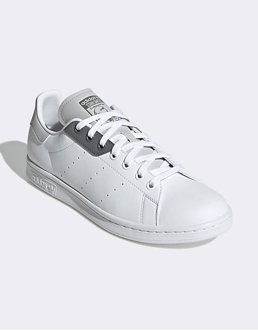Stan Smith sneakers in with gray heel tab Asos Men Shoes Sneakers Platform Sneakers 