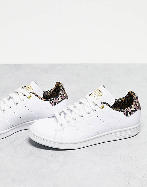 adidas Originals Stan Smith sneakers in with leopard print heel tab | ASOS