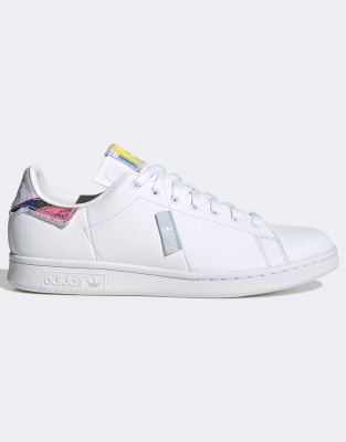 Adidas Originals Stan Smith sneakers in white with patchwork heel