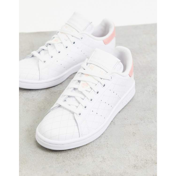 Ongehoorzaamheid voordat uit adidas Originals - Stan Smith - Sneakers in wit en roze | ASOS