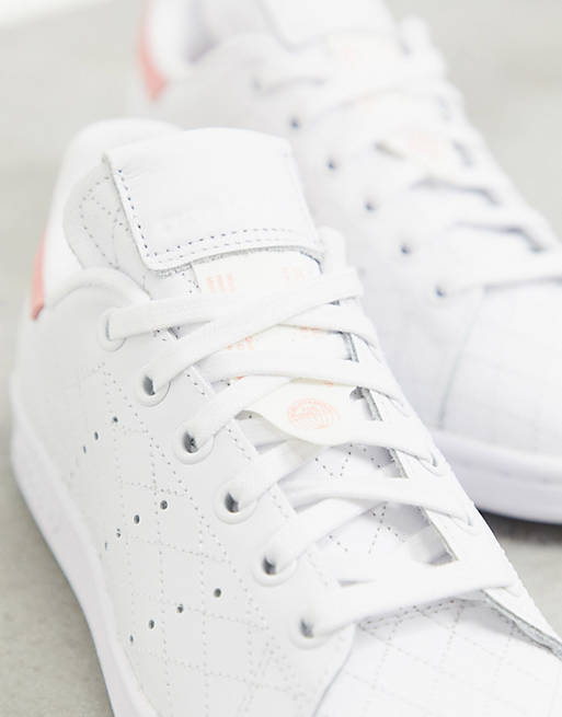 adidas Originals - Stan Smith - Sneakers in wit roze | ASOS