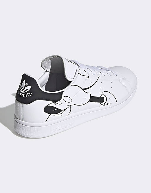 الرغبة adidas Originals Stan Smith Sneakers with Mickey Mouse Print in White الرغبة