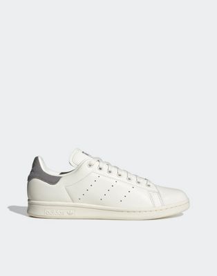 adidas Originals Stan Smith trainers in in white